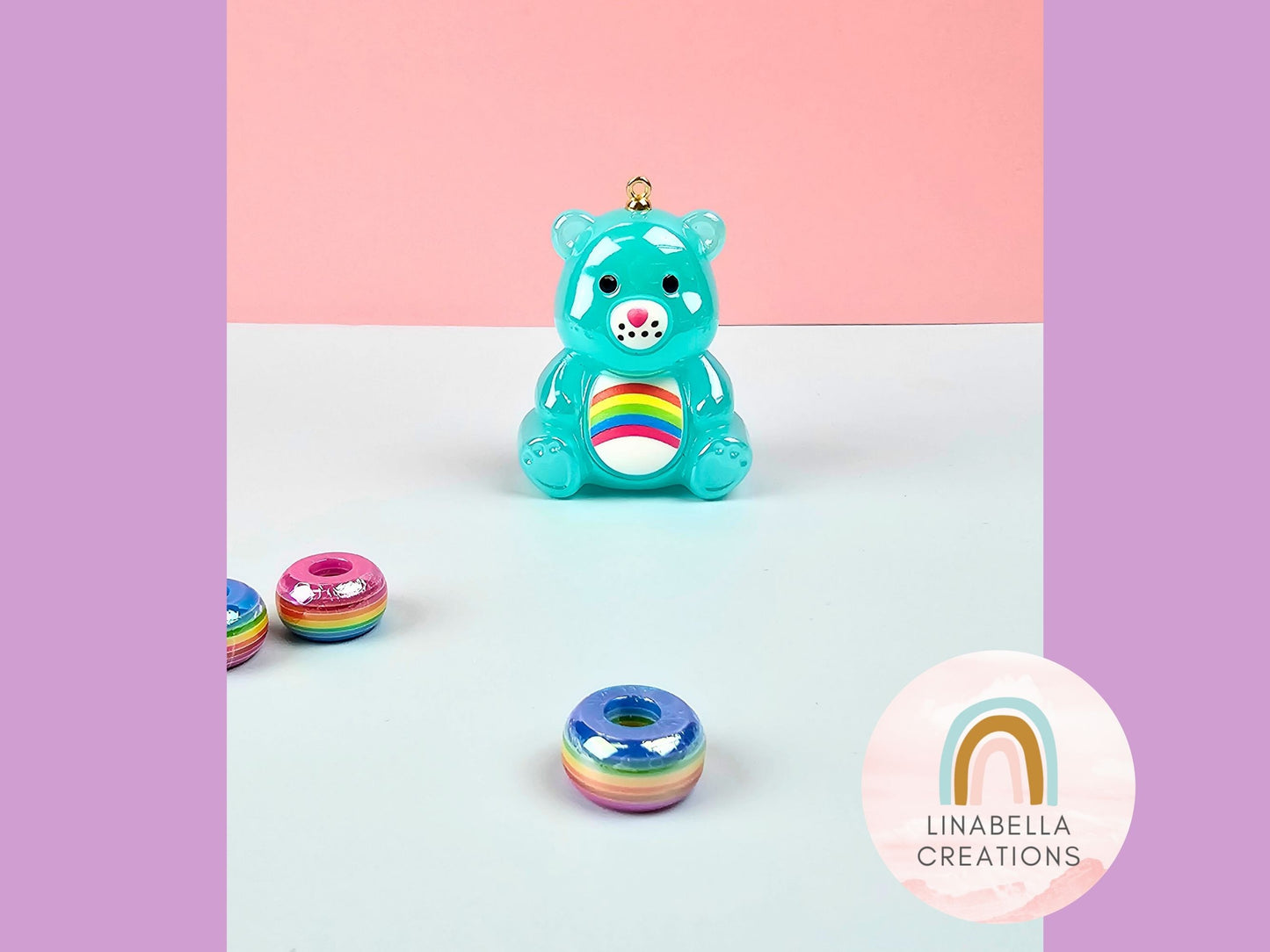Glossy Pastel Rainbow 80s Cartoon Bear Pendant – Shiny Resin Kawaii Bear Pendant – 90s Nostalgia Novelty DIY Keychain Retro 80s Kid Beads