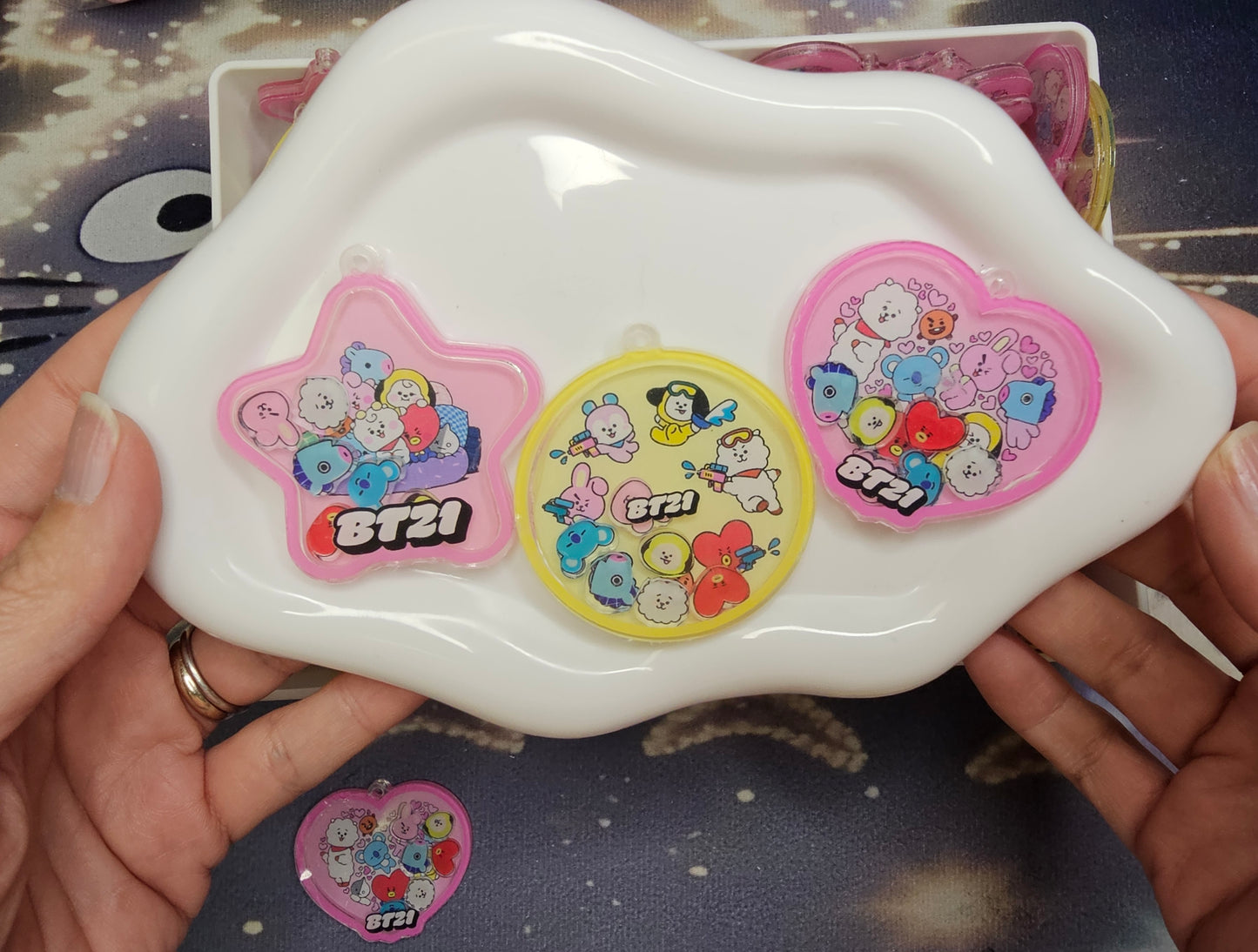 BT21-Inspired Shaker Pendants – Perfect Freebies for Concerts 💜
