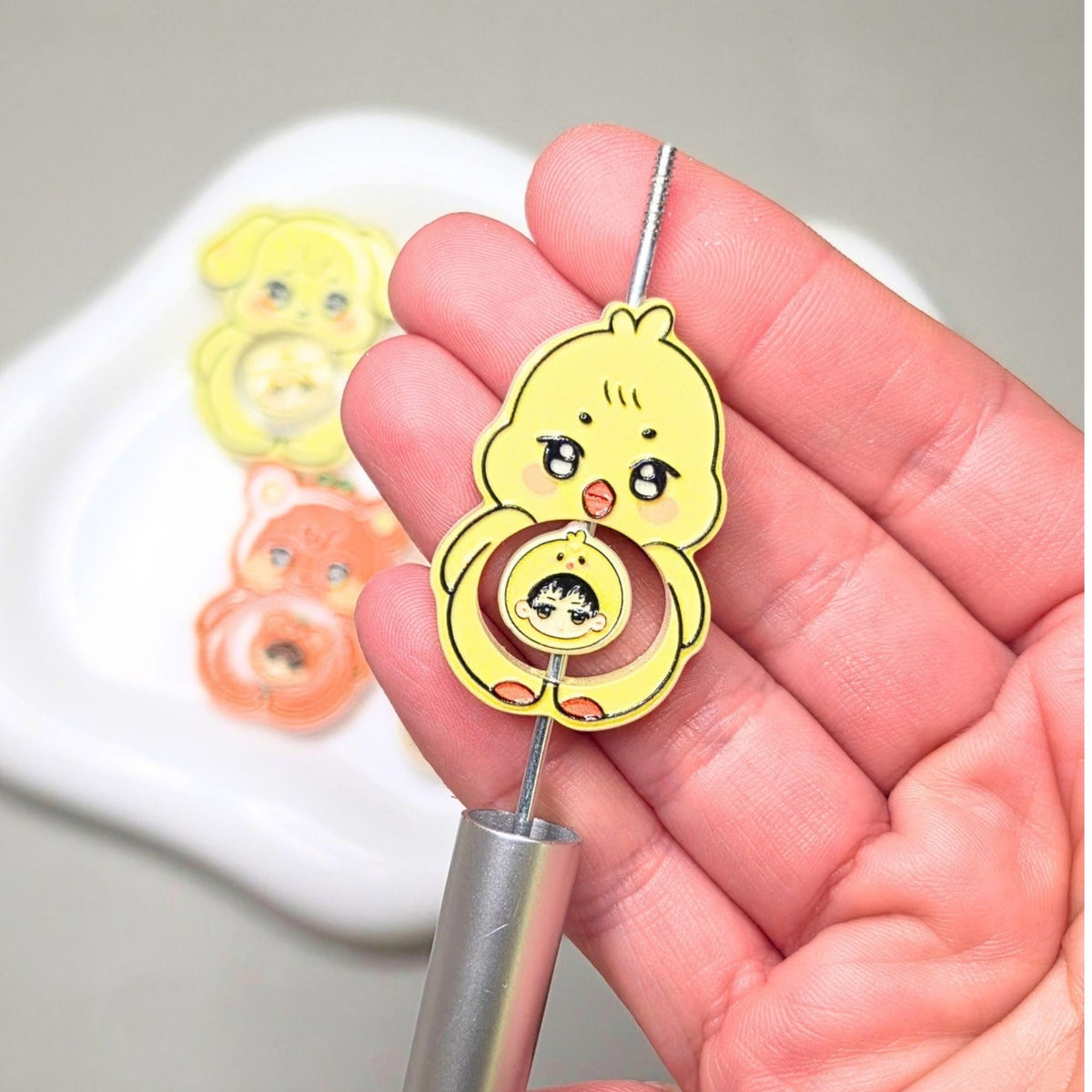 ANITEEZ Spinner Focal Bead Set | Complete Character Set | K-Pop Inspired Acrylic Spinner Beads | Beaded Pen & Keychain Supplies