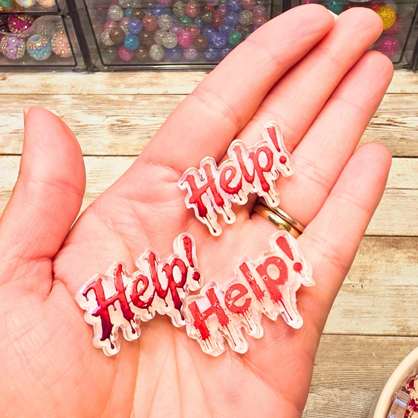 Bloody HELP Halloween Acrylic Beads – Set of 10 | Horror Spooky Focal Beads | Red Dripping Blood Beads for Pens, Keychains & Crafts
