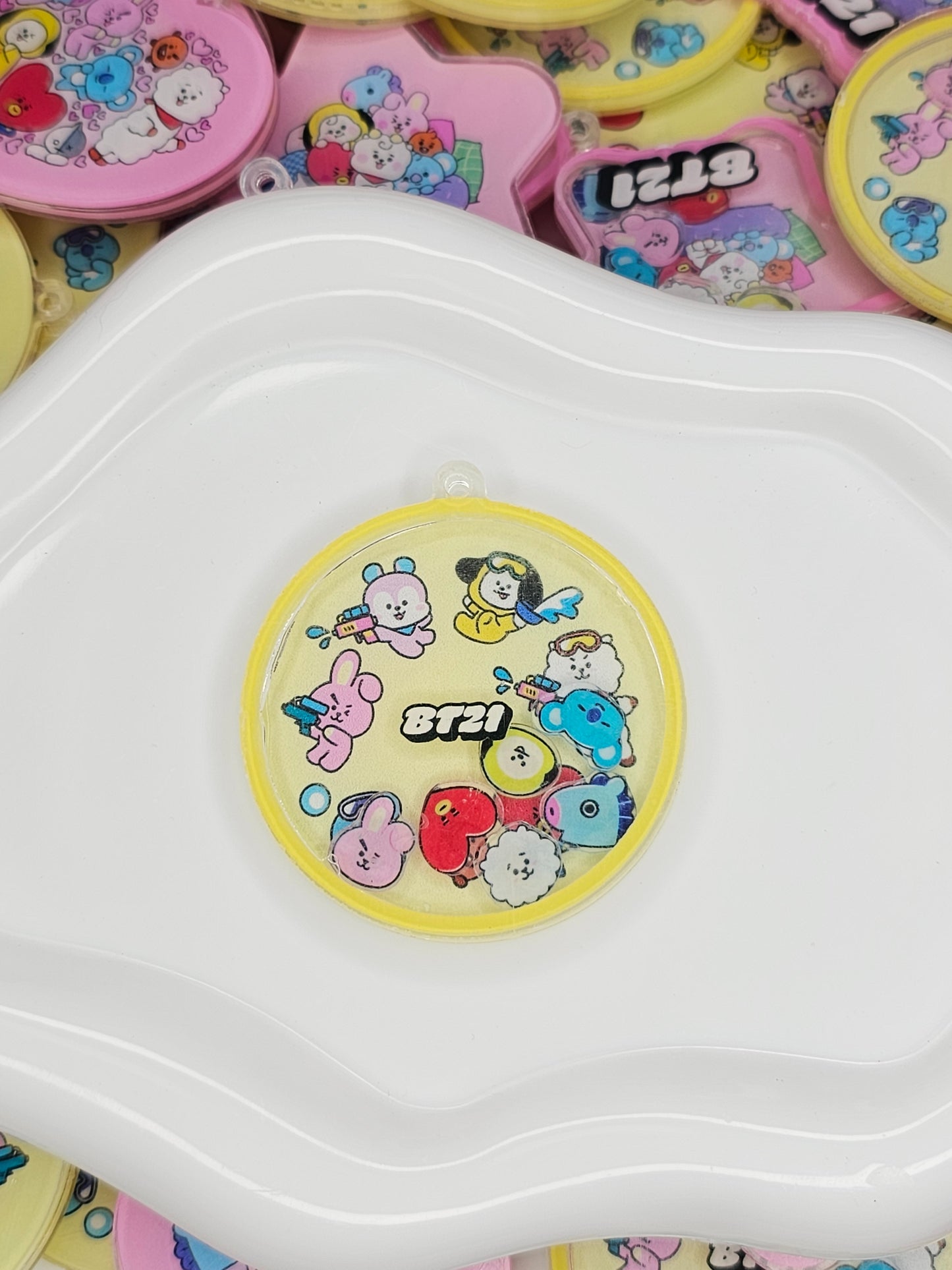 BT21-Inspired Shaker Pendants – Perfect Freebies for Concerts 💜