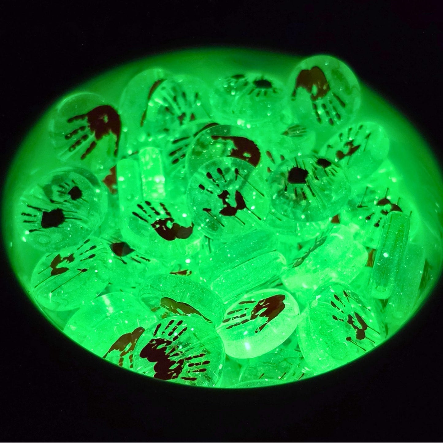 Glow in the Dark Bloody Handprint Beads – Set of 10 | Flat Round Halloween Horror Beads | Spooky Beads for Pens, Keychains & Crafts