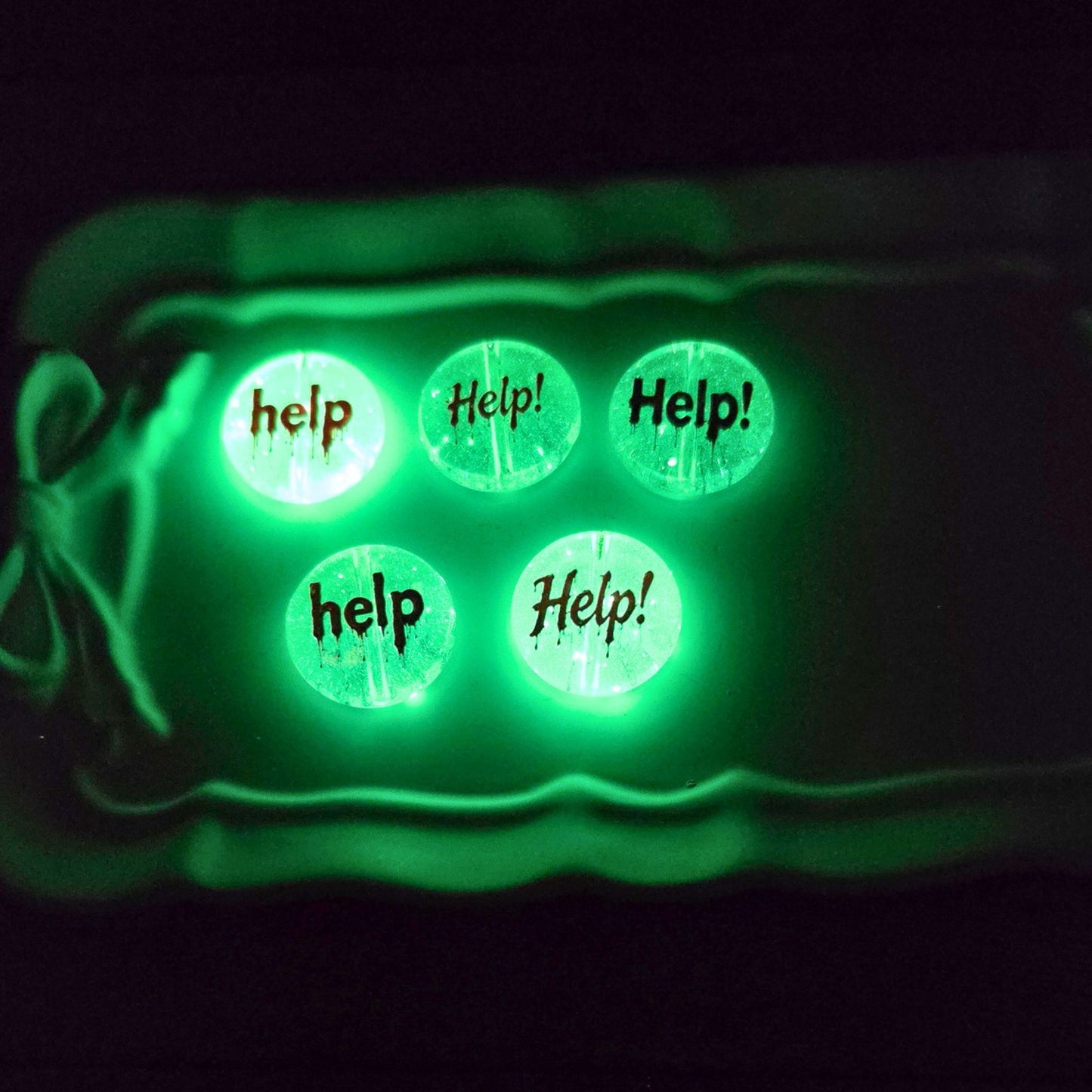 Glow in the Dark HELP Halloween Beads – Set of 10 | Flat Round Bloody Horror Acrylic Beads | Spooky Halloween Beads for Pens, Keychains & Crafts