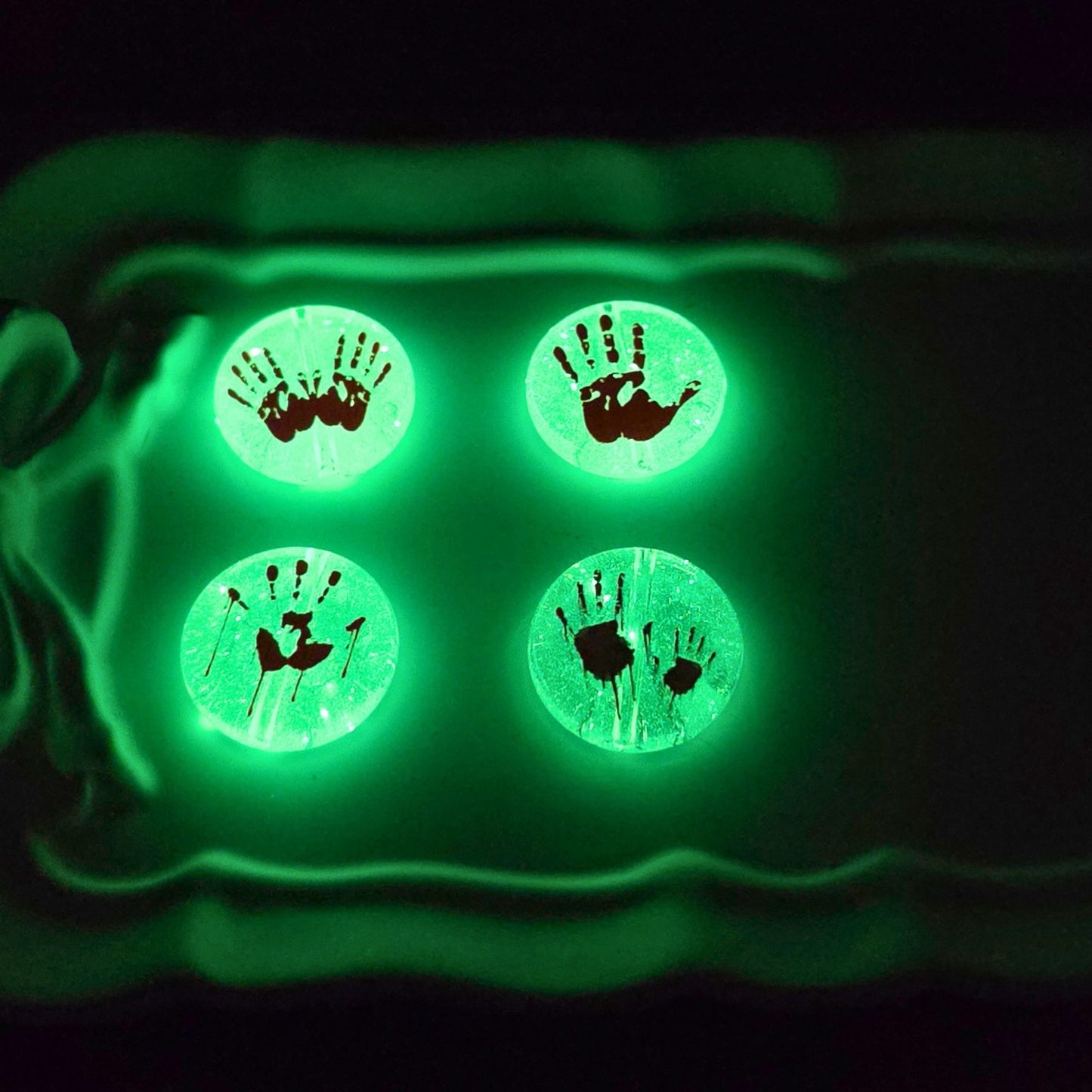 Glow in the Dark Bloody Handprint Beads – Set of 10 | Flat Round Halloween Horror Beads | Spooky Beads for Pens, Keychains & Crafts