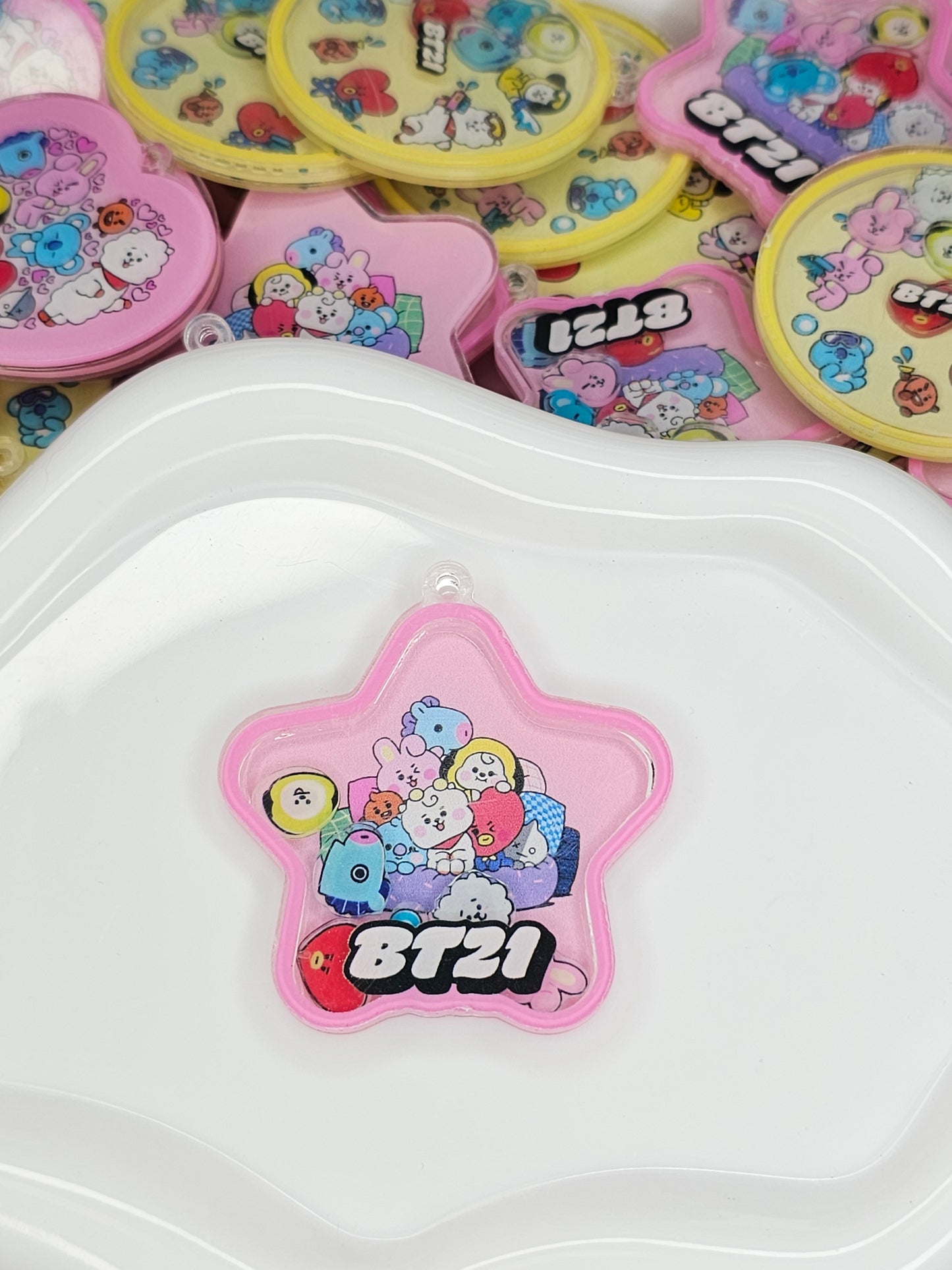 BT21-Inspired Shaker Pendants – Perfect Freebies for Concerts 💜