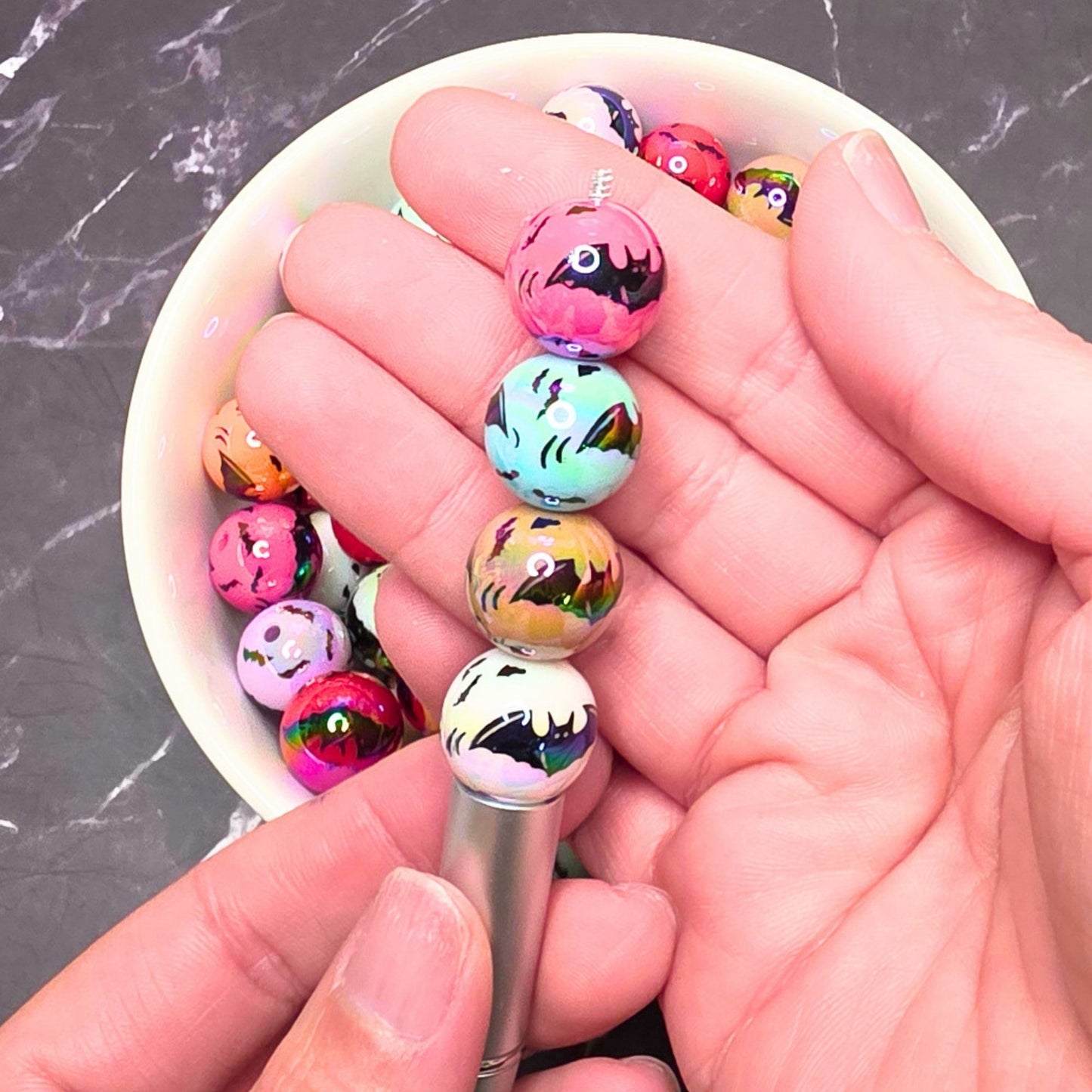 Colorful Halloween Bat Beads – 16mm Round Spooky Acrylic Beads – Mixed Bat Beads for Pens, Keychains & Halloween Crafts – Set of 10