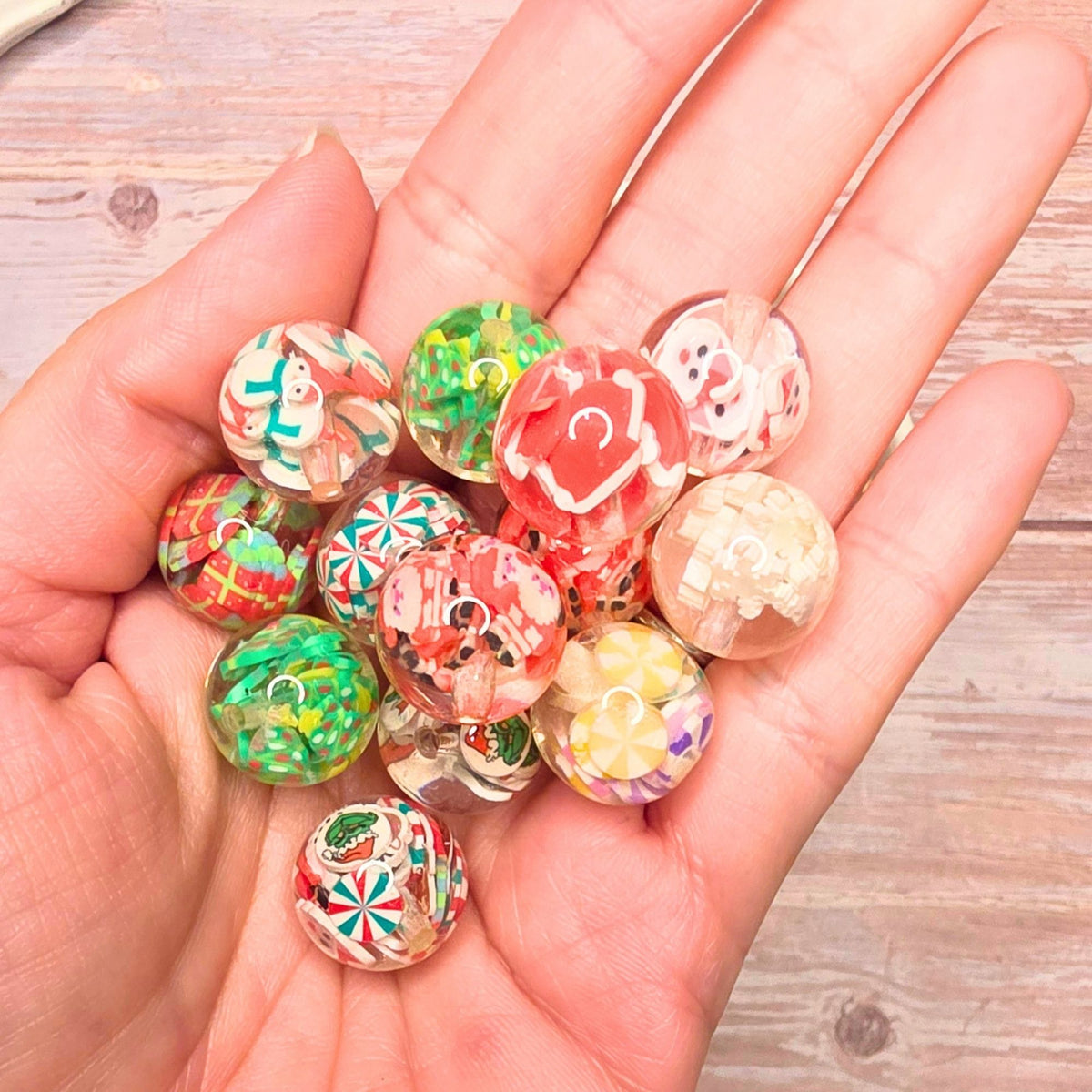 10pcs Christmas Resin Beads 16mm Round Holiday Charm Beads, Festive DIY Jewelry Making Supplies, Christmas Beads for Pens & Keychains