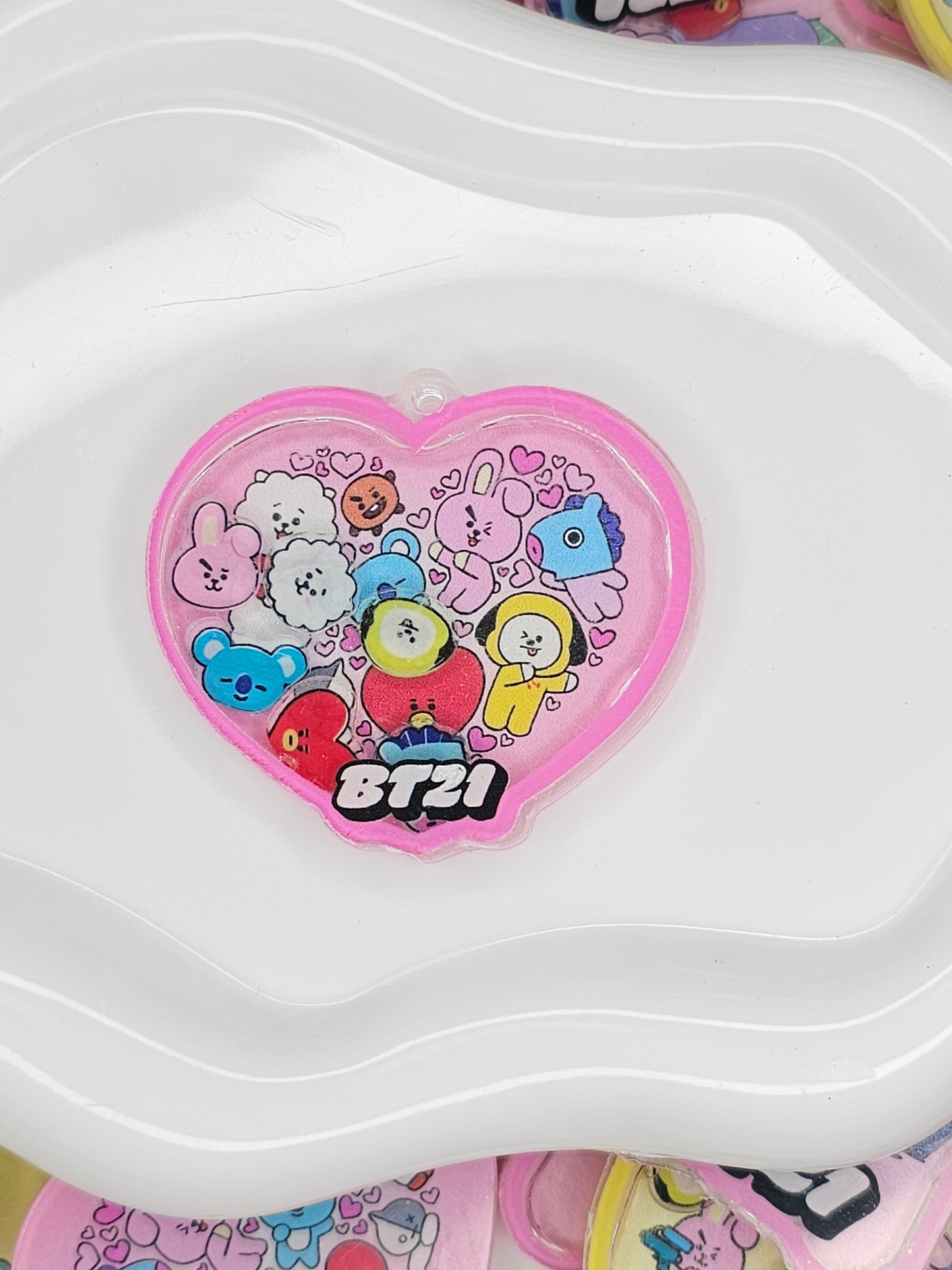 BT21-Inspired Shaker Pendants – Perfect Freebies for Concerts 💜